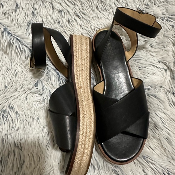 Michael Kors shoes - Picture 1 of 5